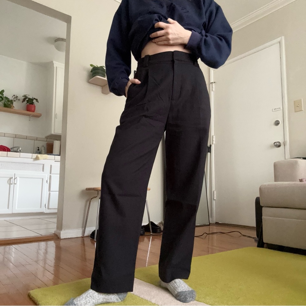 Black cropped trousers